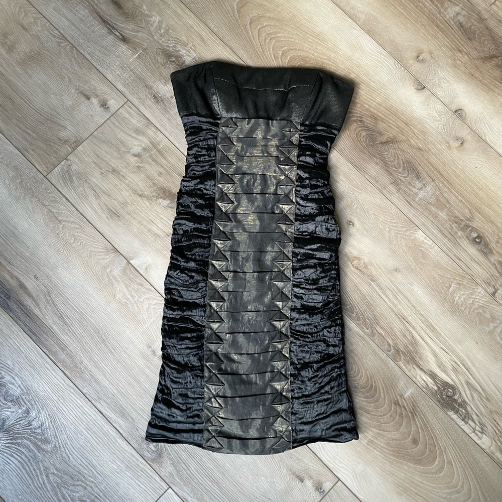 Nicole Miller Collection Ruched Black and Gold Strapless Dress.